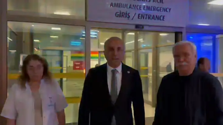 CHP Milletvekili Genç'ten, gece yarısı hastane önünde açıklama