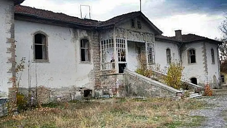 Efsane okula bakın ne yapılıyor!