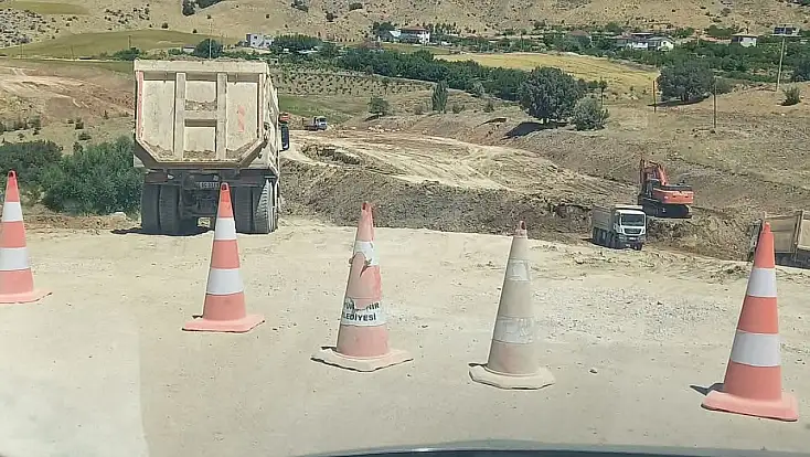 Eski Başkan: O yolu bitirin Kayseri Meydanında şükür tatlısı dağıtacağım