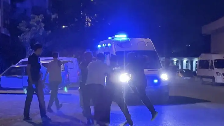 Geceyarısı Fevzi Çakmak Mahallesi’nde bıçaklı kavga