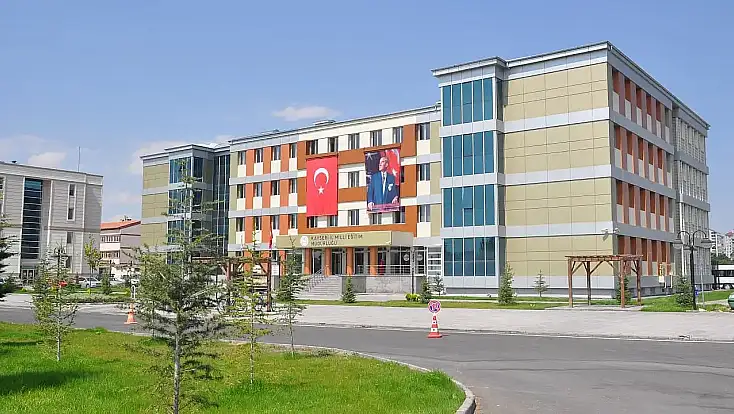 Kayseri'de çok konuşulacak iddia: Bazı okullarda derslere veliler giriyor!