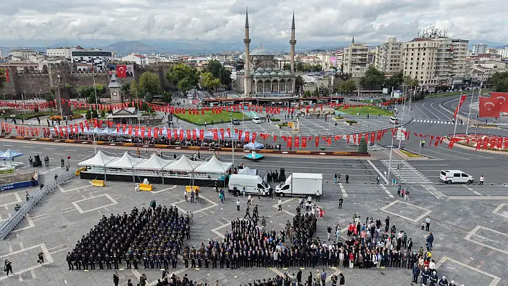 Kayseri'deki 30 Ağustos Zafer Bayramı törenlerinde bir ilk yaşandı