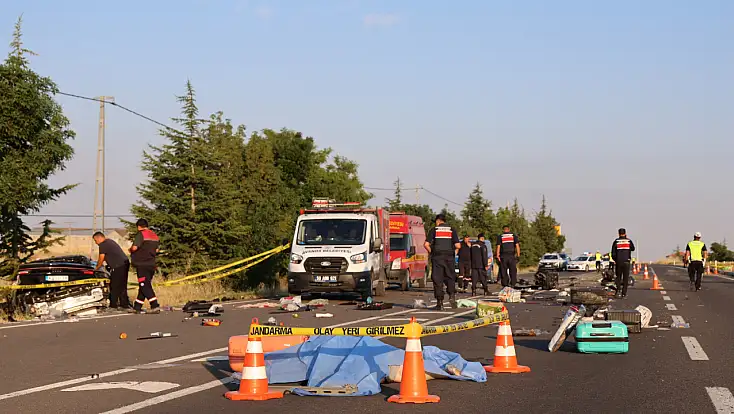 Kayseri-Kırşehir yolunda can pazarı! Gurbetçi aileden 3 kişi öldü