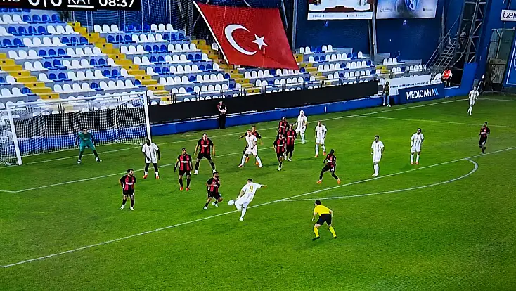 Kayserispor Karagümrük karşılaşmasında ilk yarı sona erdi