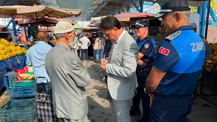 Kayseri Büyükşehir eski Belediye Başkanı Mustafa Çelik, Büyükkılıç'ın memleketinde pazar yaptı