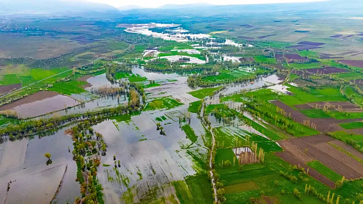 Kayseri'de 'Acil kodu' ile uyarı yapıldı! İki mahallede araziler sular altında kaldı