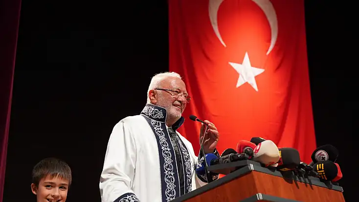 Mustafa Elitaş zirveye çıktı!