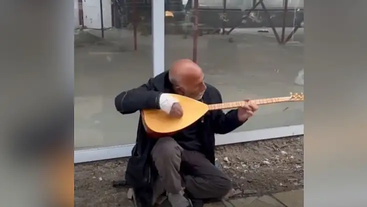 Sosyal medya elinde bağlamalı adamı konuşuyor! Kayserili mi?
