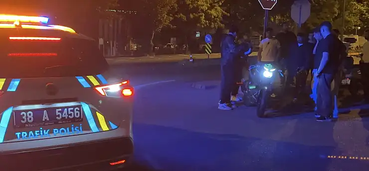 Çarpışmanın etkisiyle savruldular! 1'i ağır 2 yaralı