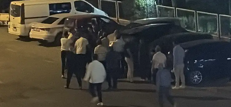 Talas'taki düğünde bir anda ortalık karıştı! Kavga salon dışına taştı