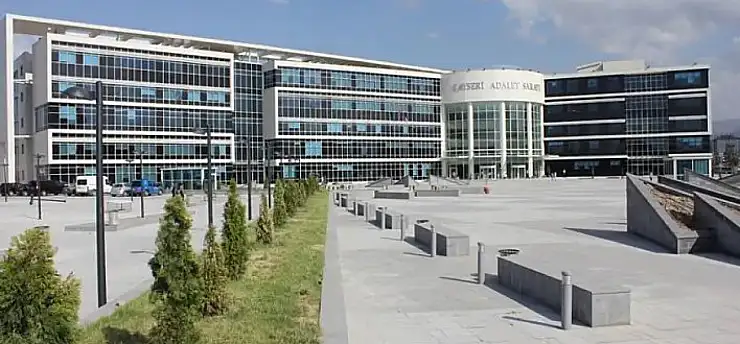Eski eşini 8 yerinden bıçaklamıştı: Kayseri'de mahkemeden yeni karar