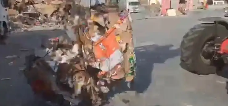 Hurda karton balyalarının arasından bakın neler çıktı!