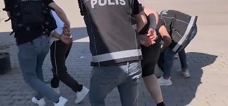 Kayseri'de durdurulan aracın bagajından binlerce hap çıktı