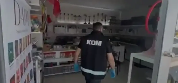 Kayseri'de bir adrese operasyon: Kapı açılınca imalathane ortaya çıktı