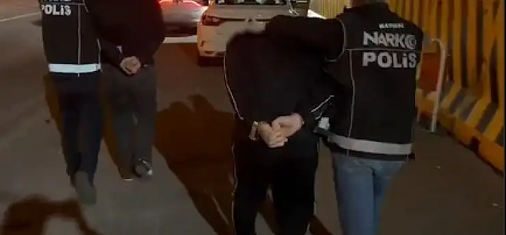 Kayseri'de iller arası uyuşturucu operasyonu: 26 bin adet ele geçirildi