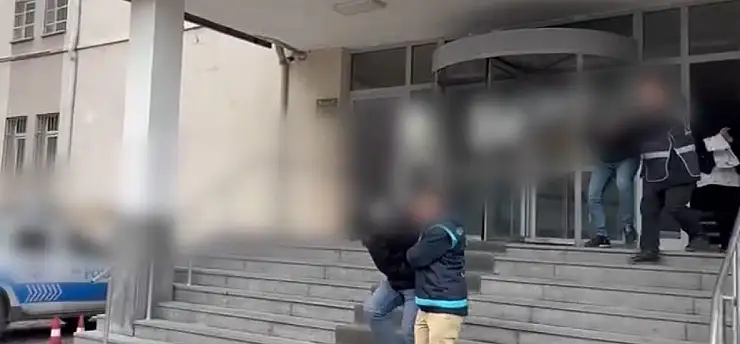 Kayseri'de iş insanına 'uygunsuz görüntülerle' şantaj yapanlar yakalandı!