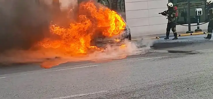 Kayseri'de kâbus sürüyor! Bir elektrikli otomobil daha yandı