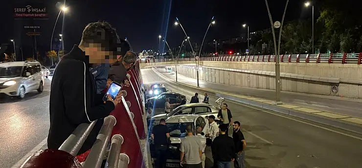 Kayseri'de kazayı gören koştu! Film izler gibi izlediler