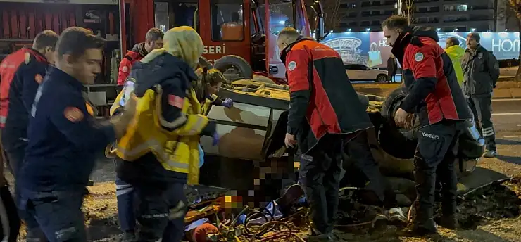 Kayseri'de korku dolu dakikalar: Sıkışan arkadaşının başından ayrılmadı