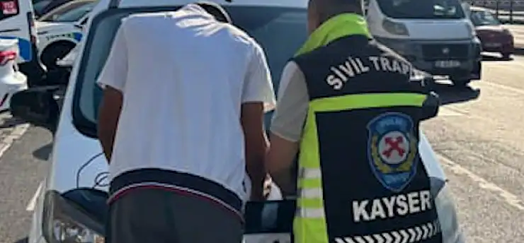 Kayseri'de kural tanımayan sürücüler cezasız kalmadı