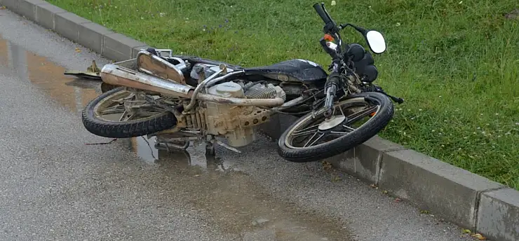 Kayseri'de motosiklet devrildi: Sürücü ağır yaralandı