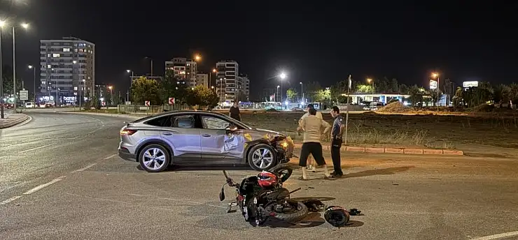 Kayseri'de otomobil ile motosiklet çarpıştı! 1 yaralı