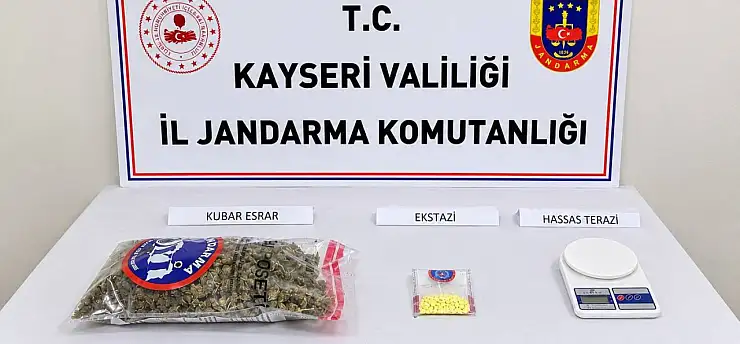 Kayseri'de uyuşturucu baskını! 1 kilo ele geçirildi