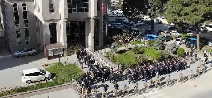 Kayseri'de 'yatırım danışmanlığı' ilanlarıyla vurgun yapan dolandırıcılar yakalandı