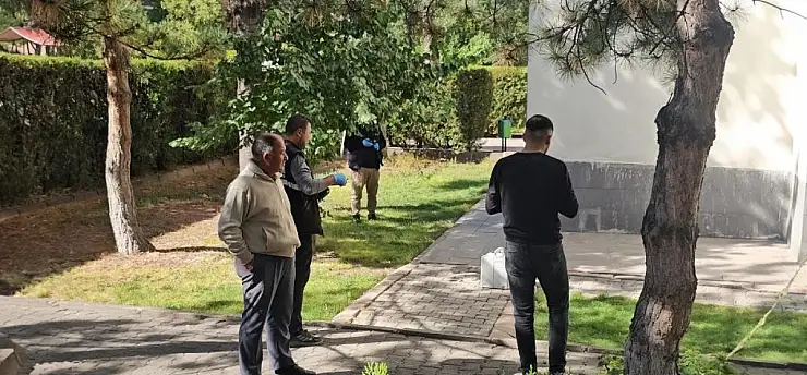 Kayserili genç kız 3. kattan düştü!