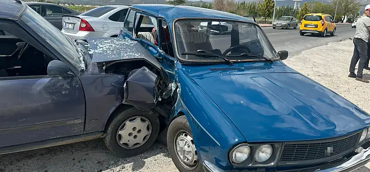 Kayseri plakalı araç Nevşehir'de kaza yaptı