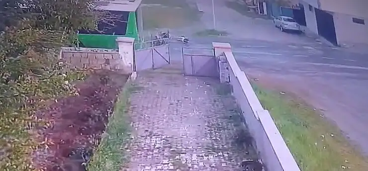 Motosiklet sürücüsü Talas'ta böyle ölümden döndü!