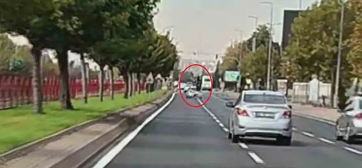 Kayseri'de motosiklet sürücüsü havaya savruldu!