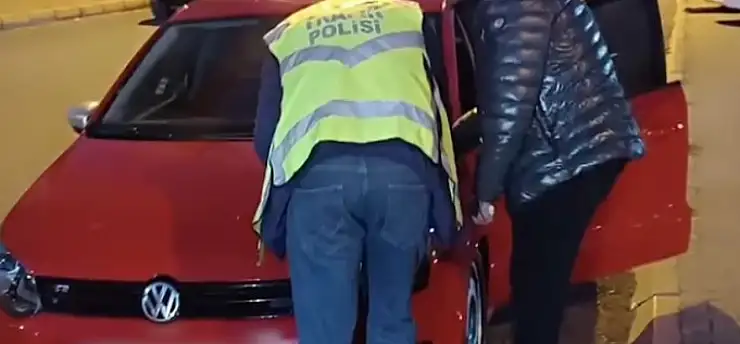 Sosyal medyada gösteri, trafikte ceza!