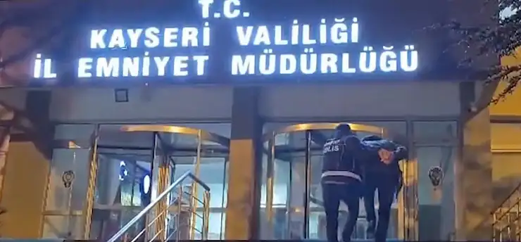 Uyuşturucu tacirine şok baskın!