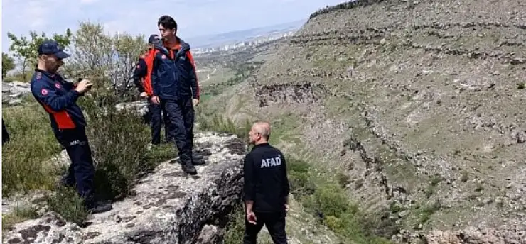 Viyadük'te mahsur kaldı! Ekipler zamanla yarıştı