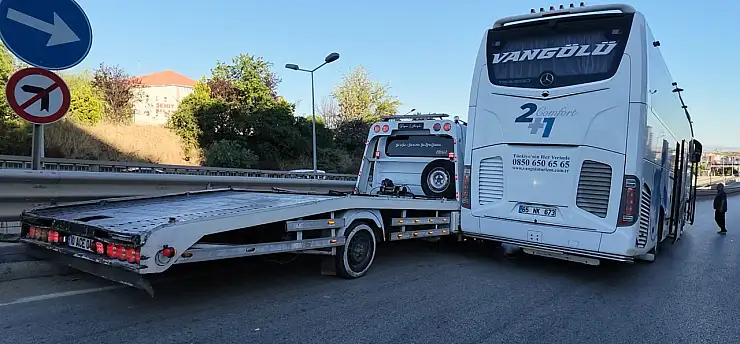Zincirleme kazada şans eseri can kaybı olmadı
