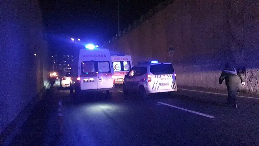 6 otomobil zincirleme kaza geçirdi: yaralılar var