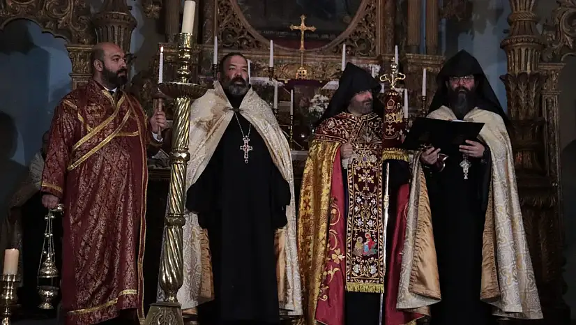 Miçing ayininde depremzedelere dua