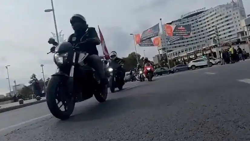 120 motorcu bakın neden Meydanda toplandı