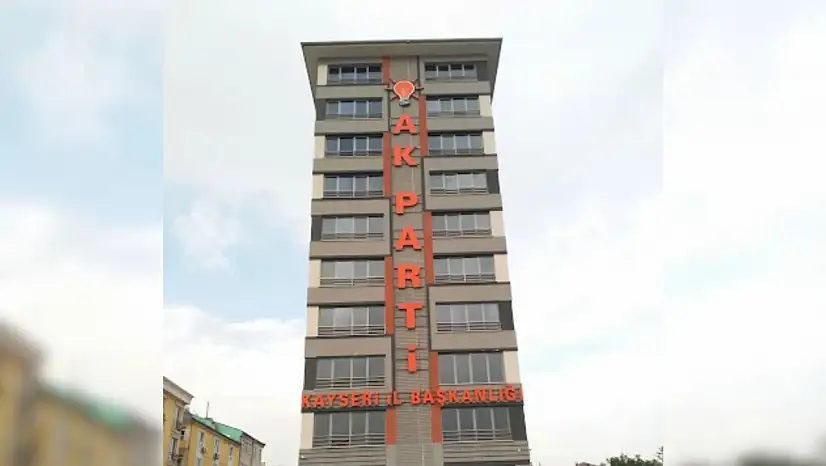 AK Parti Kayseri: Ya hukuku bilmiyor ya da bile bile yalan söylüyor