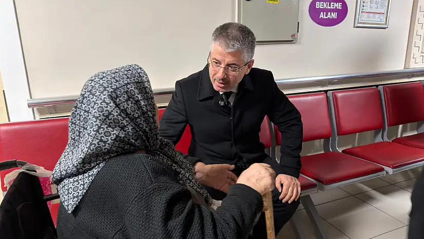 AK Partili vekil Kayseri'de bakın bu kez neyi kafaya taktı? İlçe ilçe gezecek, notlar alıp çözecek! Dedektif vekil iş başında