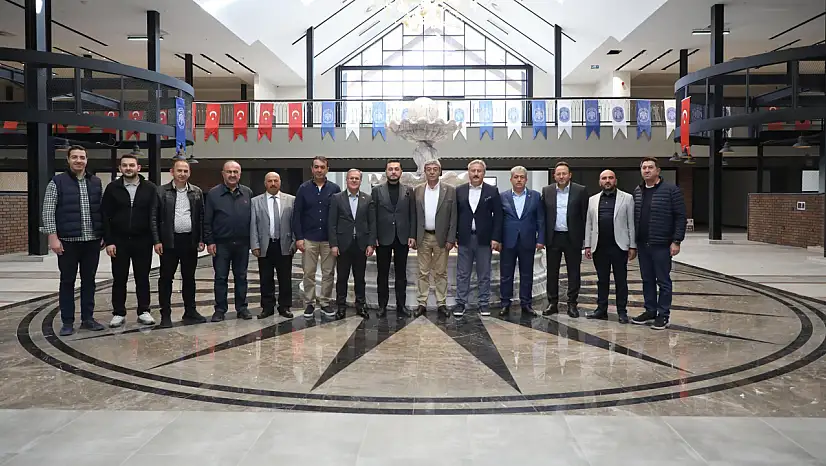 AK Partililer Çarşı Melikgazi'yi ziyaret etti