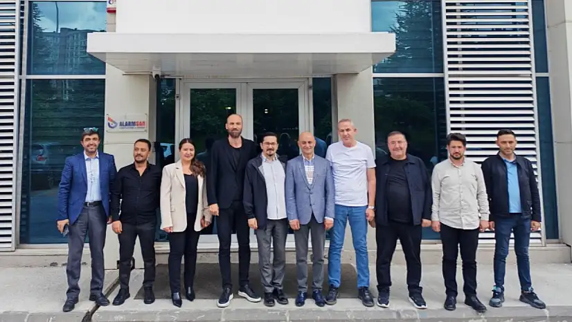 Ali Alkan seçime 1 gün kala o isimlerle bir araya geldi