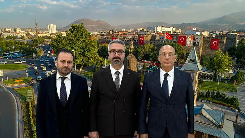 Anadolu Oto Galericiler Sitesi'nde yeni başkan belli oldu