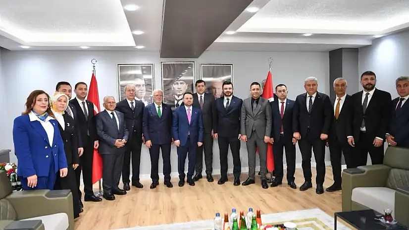 Bakan Gürlek MHP Kayseri teşkilatıyla buluştu