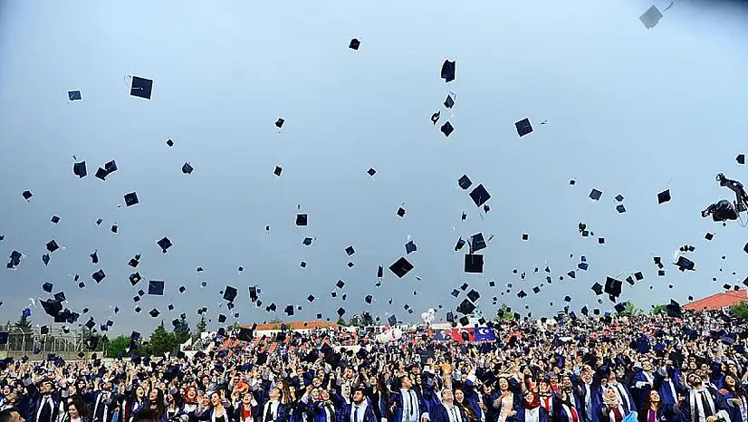 Başarılı öğrencilere 4 yıllık üniversite kısalıyor!
