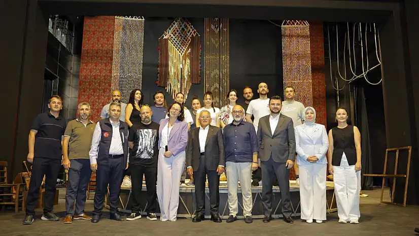 Başkan Büyükkılıç Kayseri Devlet Tiyatrosu'nu ziyaret etti!