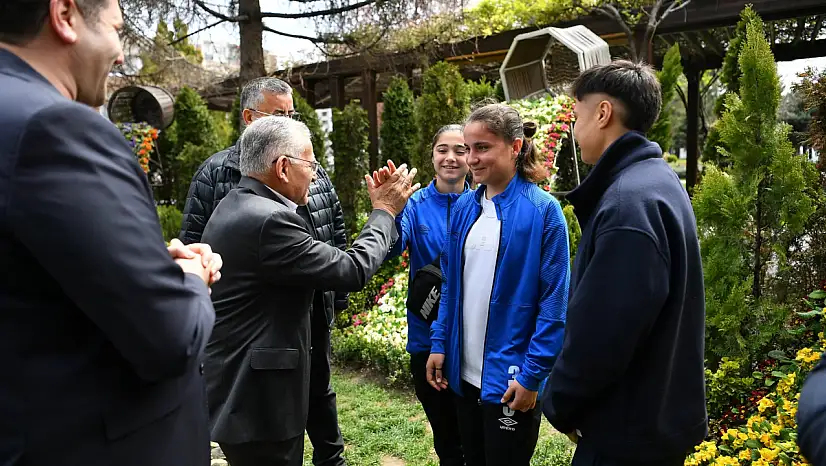 Başkan Büyükkılıç tesadüfen sohbete daldı