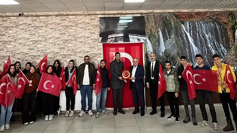 Başkan öğrencilerle öğle yemeğinde buluştu