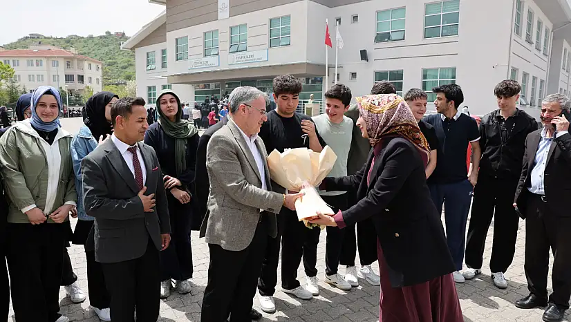 Başkan Özdoğan öğrencilerle bir araya geldi: Kariyer Günleri Buluşması!